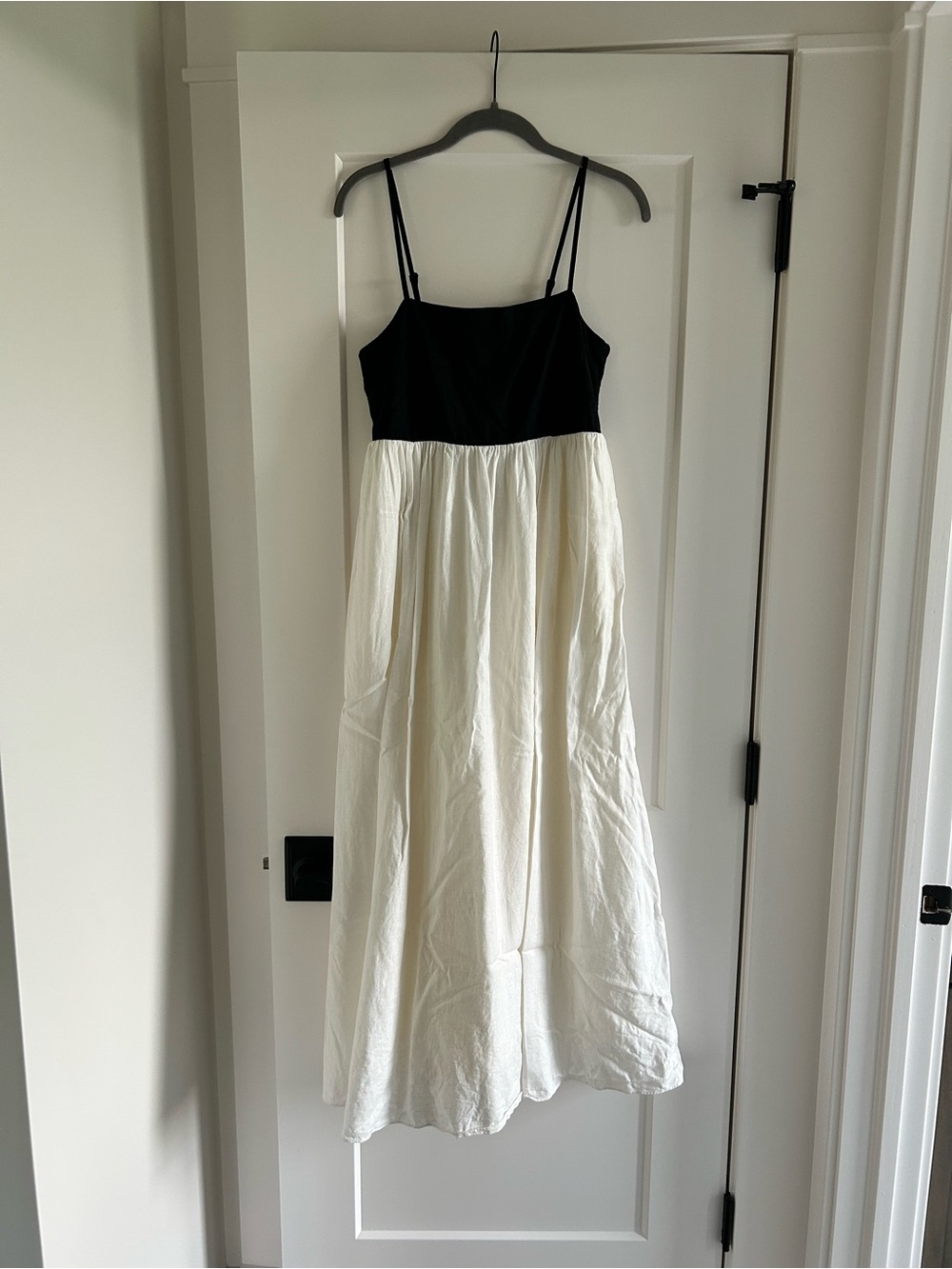NWOT Ann Taylor Black & Cream Linen Spaghetti-Strap Maxi Dress